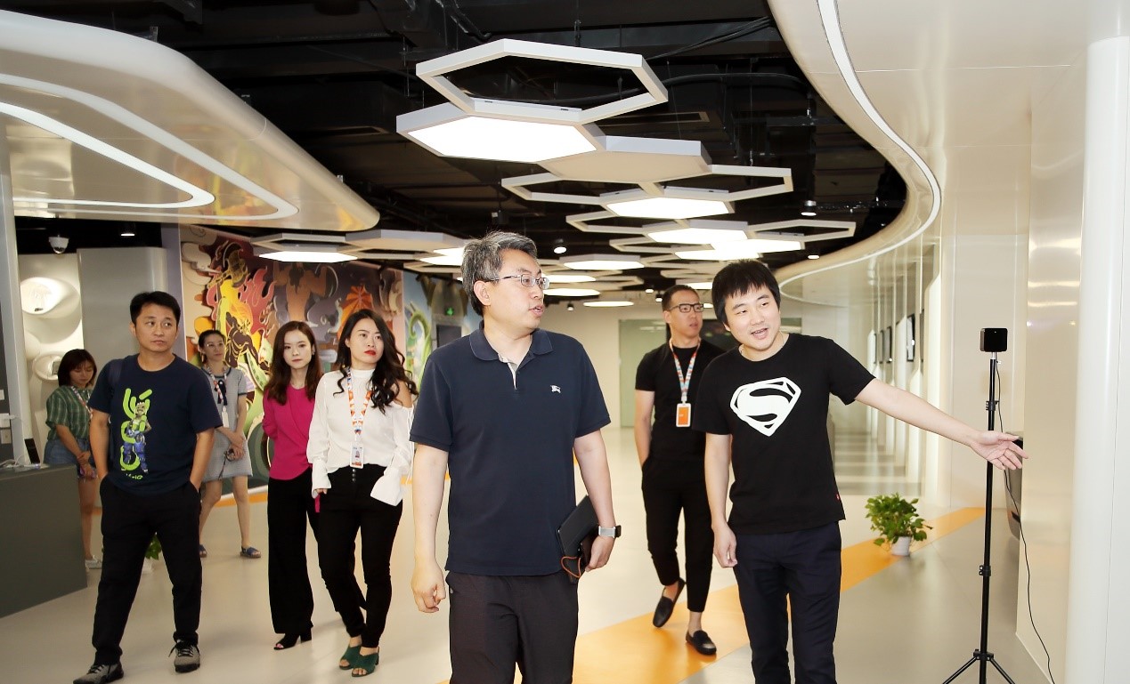 星空娱乐移动办公OA系统手机版APP下载中心
